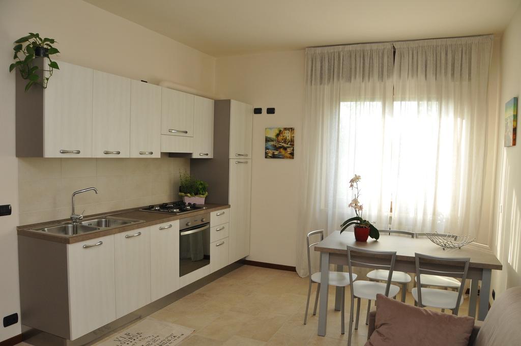 Appartamento Lago Peschiera del Garda Quarto foto